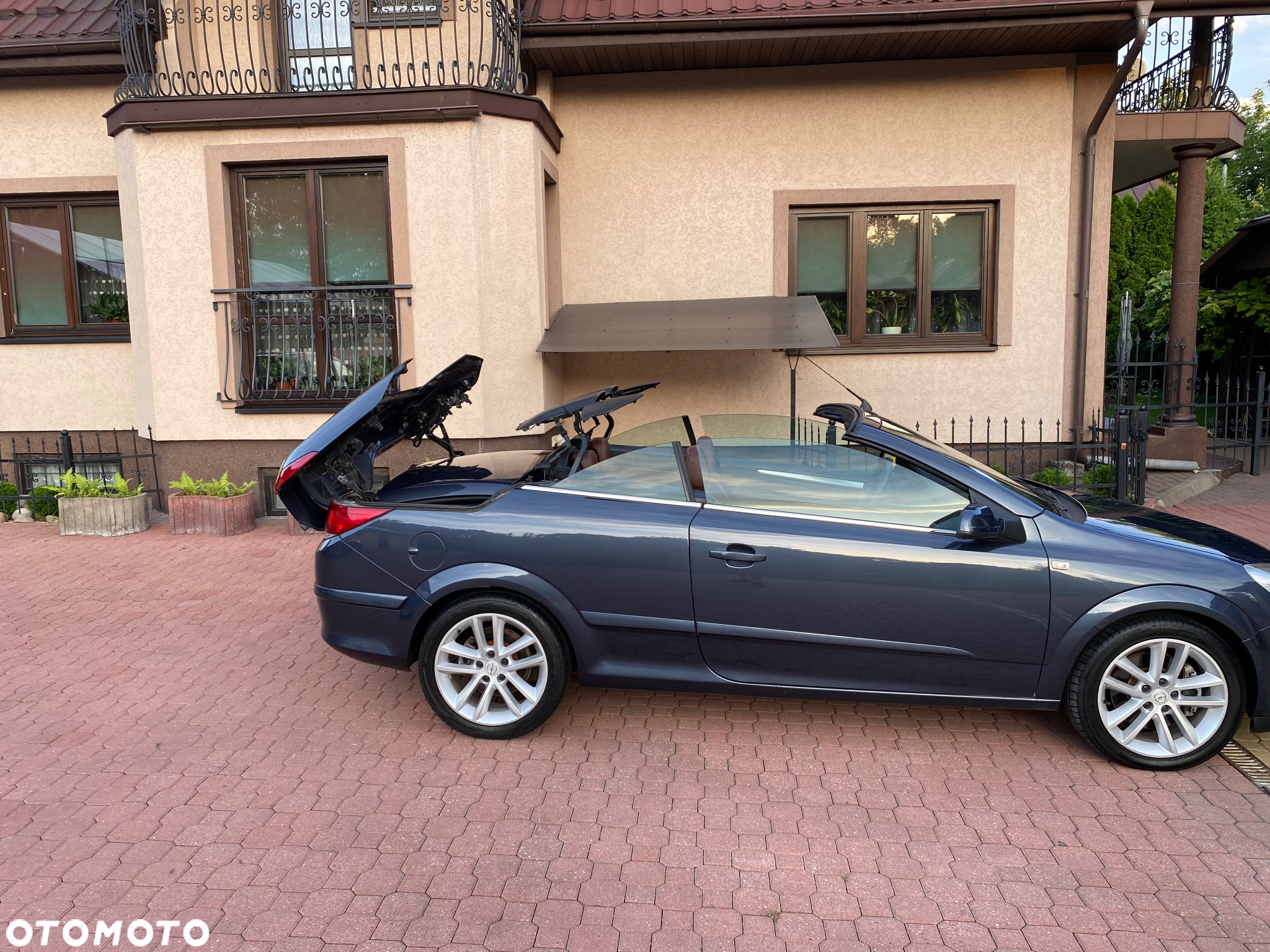 Opel Astra III GTC 1.9 CDTI Cosmo - 13