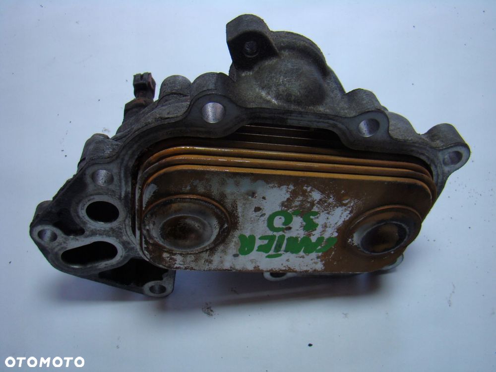 podstawa obudowa filtra oleju chłodniczka iveco daily canter 3.0 504086471 - 1