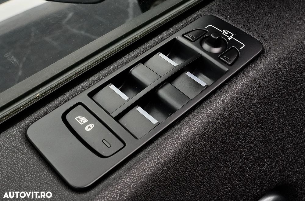 Land Rover Discovery Sport 2.0 l TD4 PURE Aut. - 29