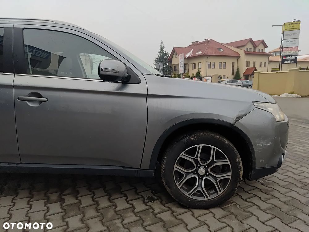 Mitsubishi Outlander 2.2 DI-D 4WD Plus - 11