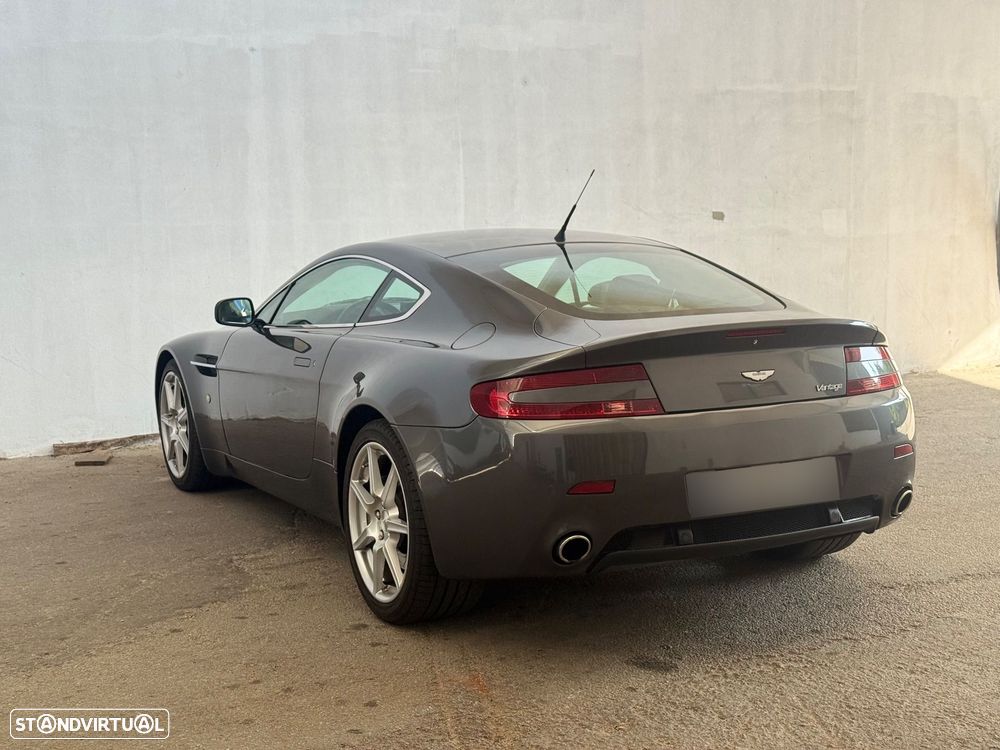 Aston Martin Vantage Coupe V8 - 14