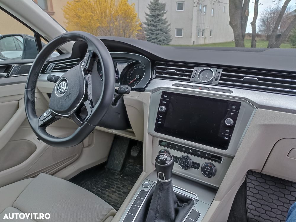 Volkswagen Passat - 11