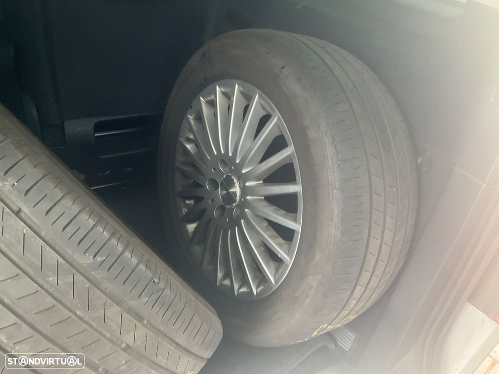 Mercedes-Benz V 220 CDI Longa 7G-TRONIC Avantgarde Edition - 24