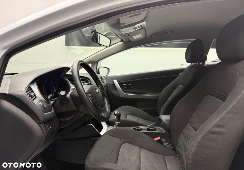 Kia Ceed - 24