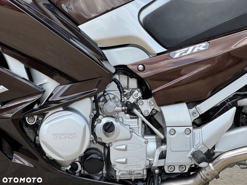 Yamaha FJR - 24