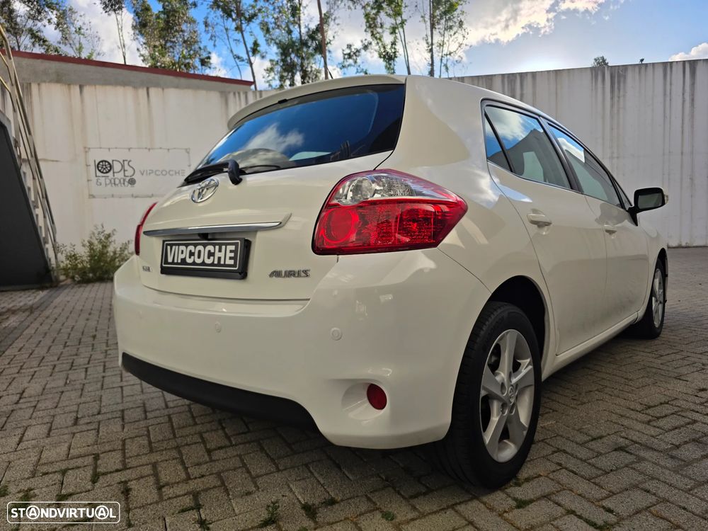 Toyota Auris 1.33 VVT-i Exclusive - 33