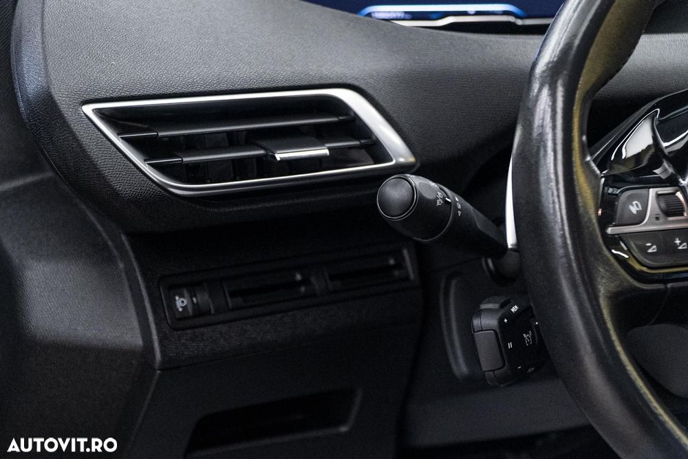 Peugeot 5008 PureTech 130 EAT8 Stop & Start Allure Pack - 33