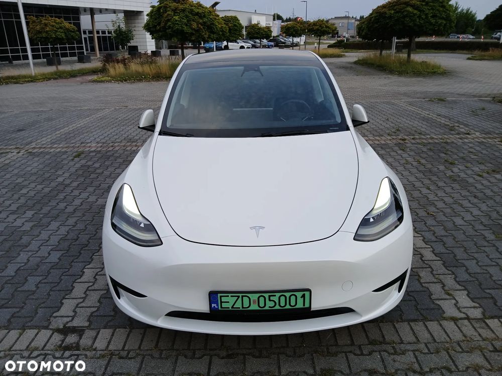 Tesla Model Y RWD - 12