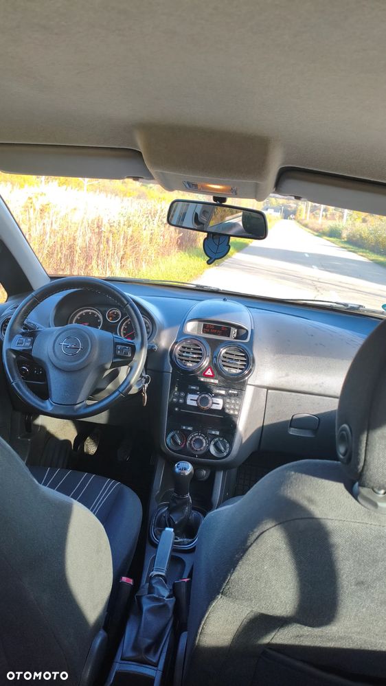 Opel Corsa - 11