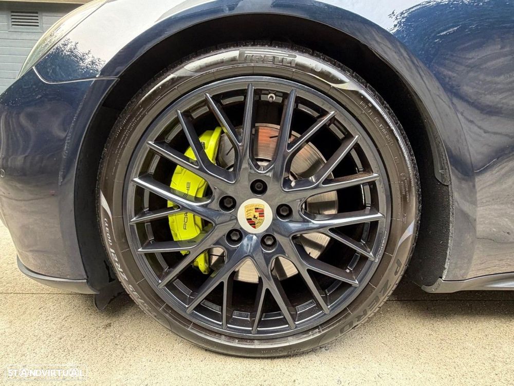Porsche Panamera 4 E-Hybrid Platinum Edition - 12