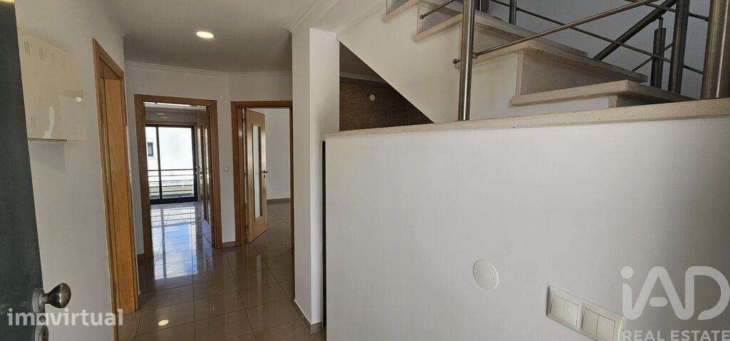 Moradia T5 em Laranjeiro e Feijó de 180 m2 - Grande imagem: 4/32