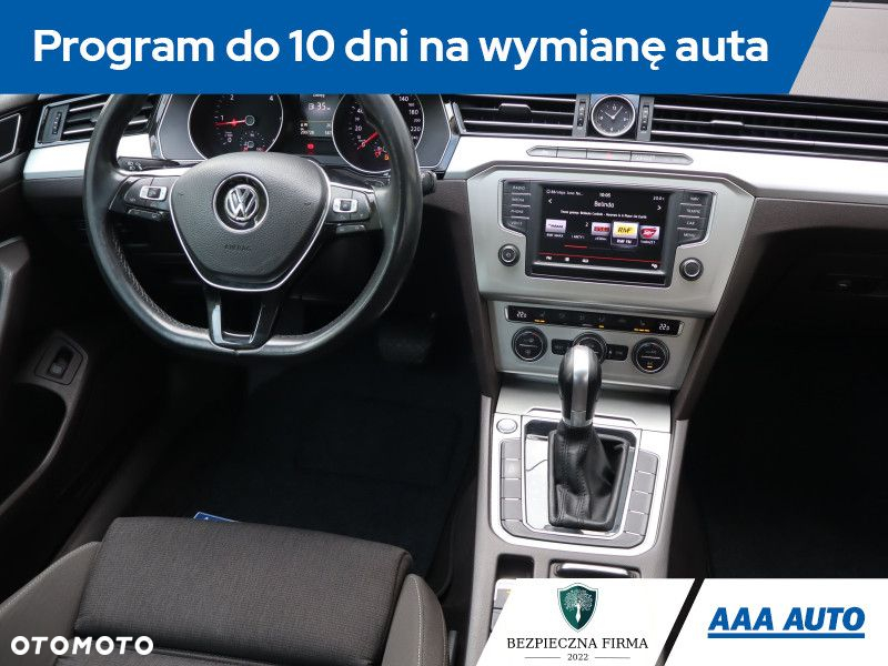 Volkswagen Passat - 8