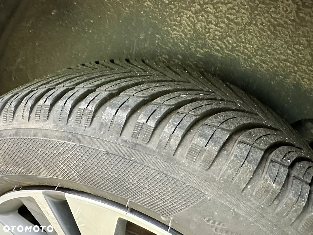 Peugeot 2008 1.2 Pure Tech GPF Allure S&S EAT6 - 24