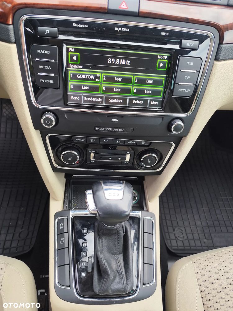 Skoda Superb 2.0 TDI Elegance DSG - 23