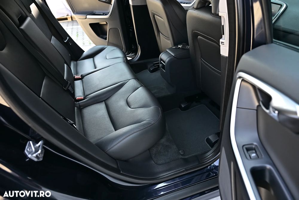 Volvo XC 60 D4 Geartronic Summum - 26