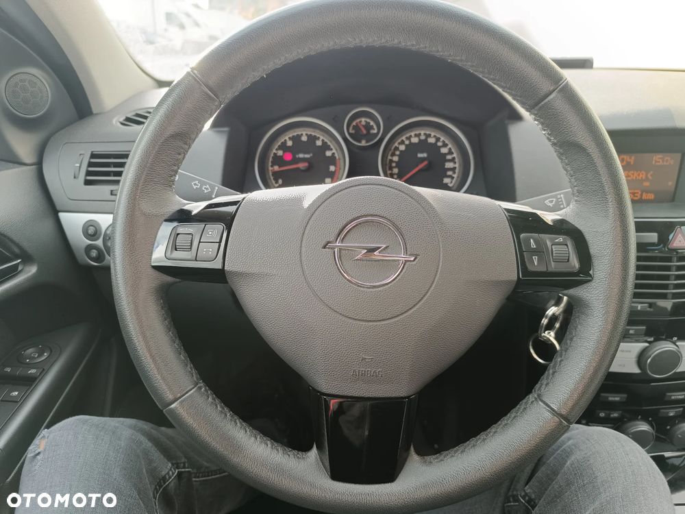 Opel Astra GTC 1.6 - 13