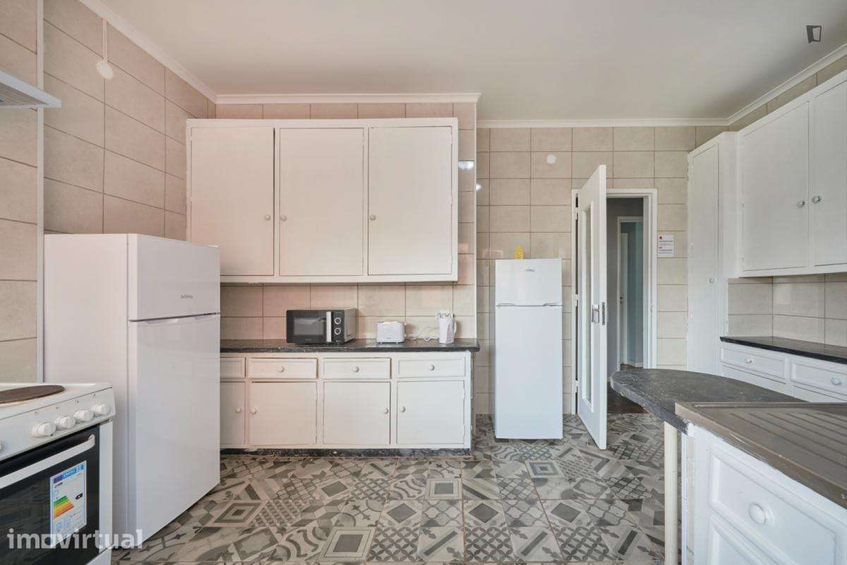 Quarto - localizado em Entrecampos Lisbon - Grande imagem: 3/29