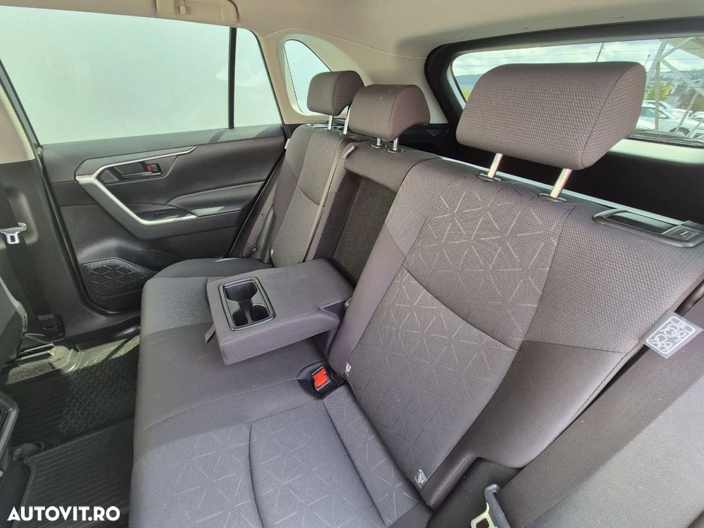 Toyota RAV4 - 11