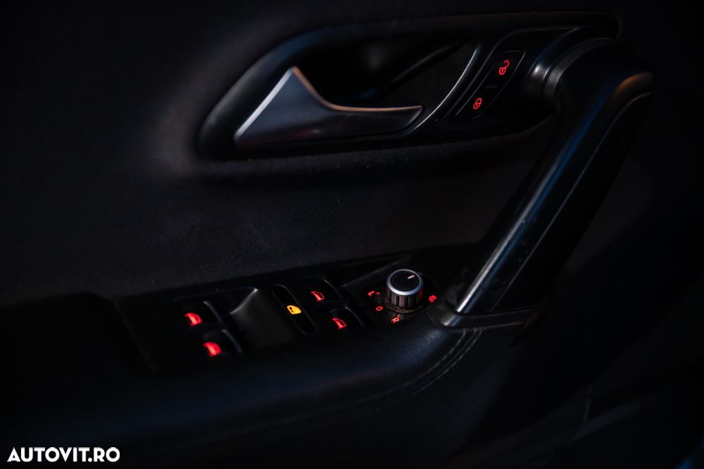 Volkswagen Passat CC 2.0 TDI Individual - 9