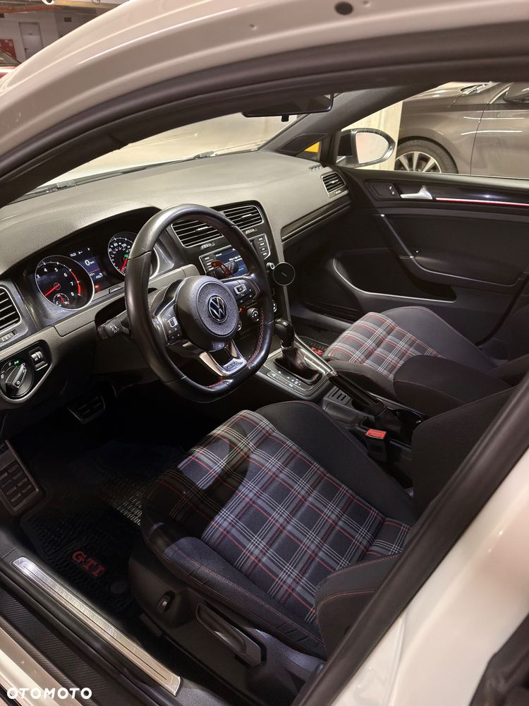 Volkswagen Golf 2.0 TSI GTI DSG - 8