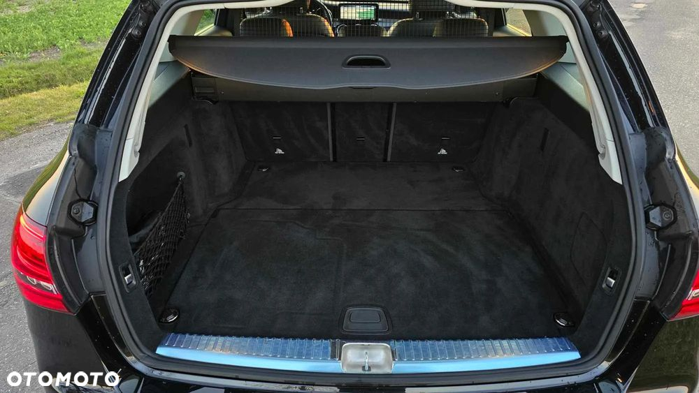 Mercedes-Benz Klasa C 220 d 4Matic T 9G-TRONIC Avantgarde - 36