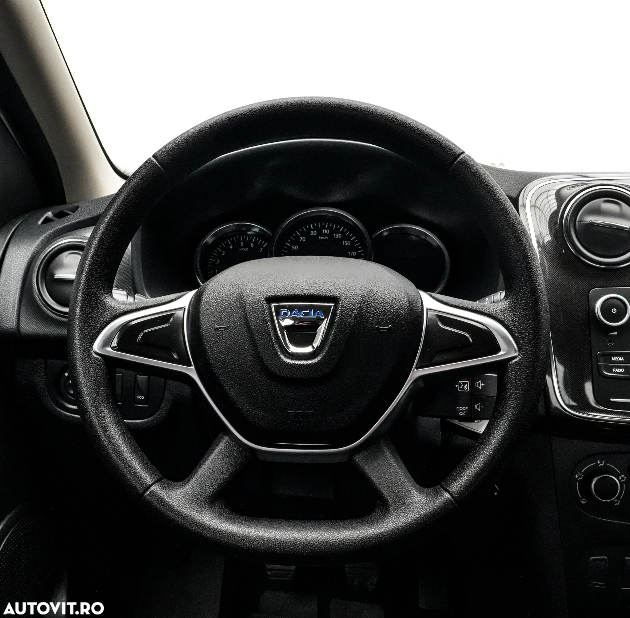 Dacia Logan 0.9 TCe Ambiance - 17