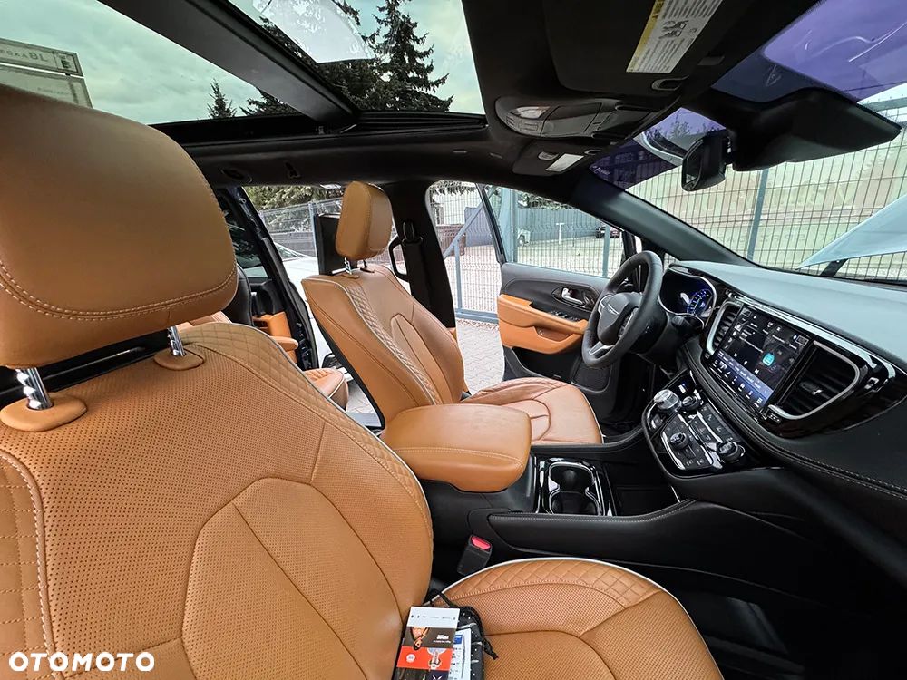 Chrysler Pacifica - 15