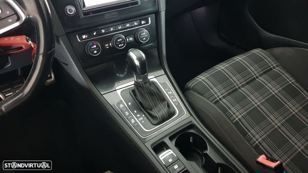 VW Golf 2.0 TDi GTD DSG - 23
