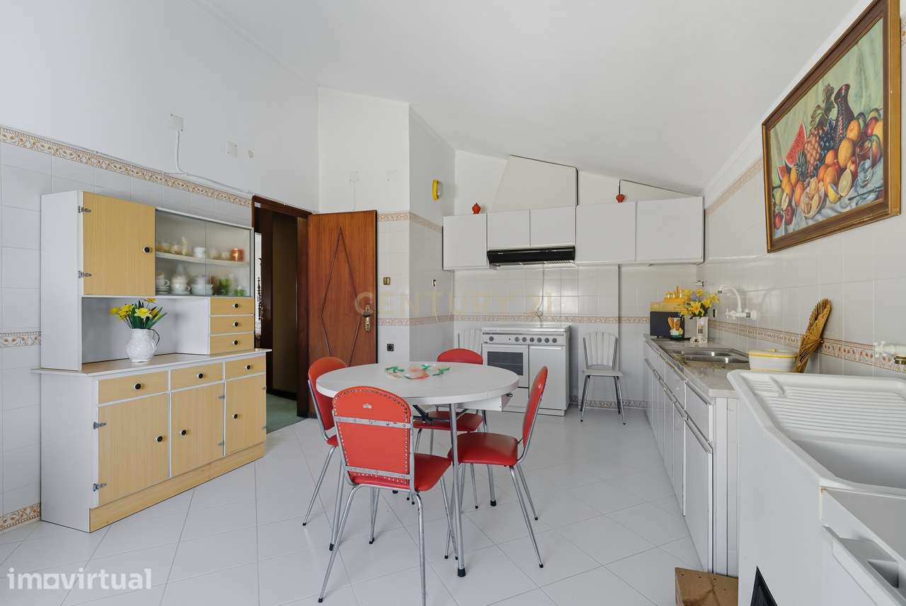 Moradia T8 com potencial para investimento em Ribamar - Lourinhã - Grande imagem: 3/54
