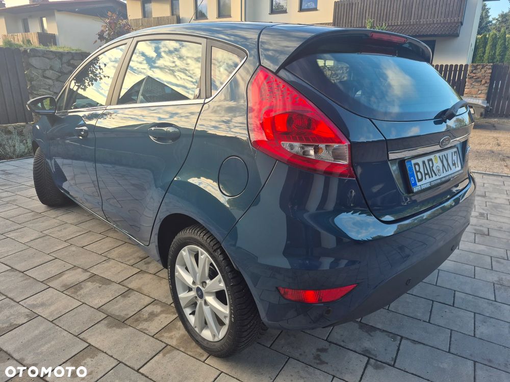 Ford Fiesta 2010 photo 3