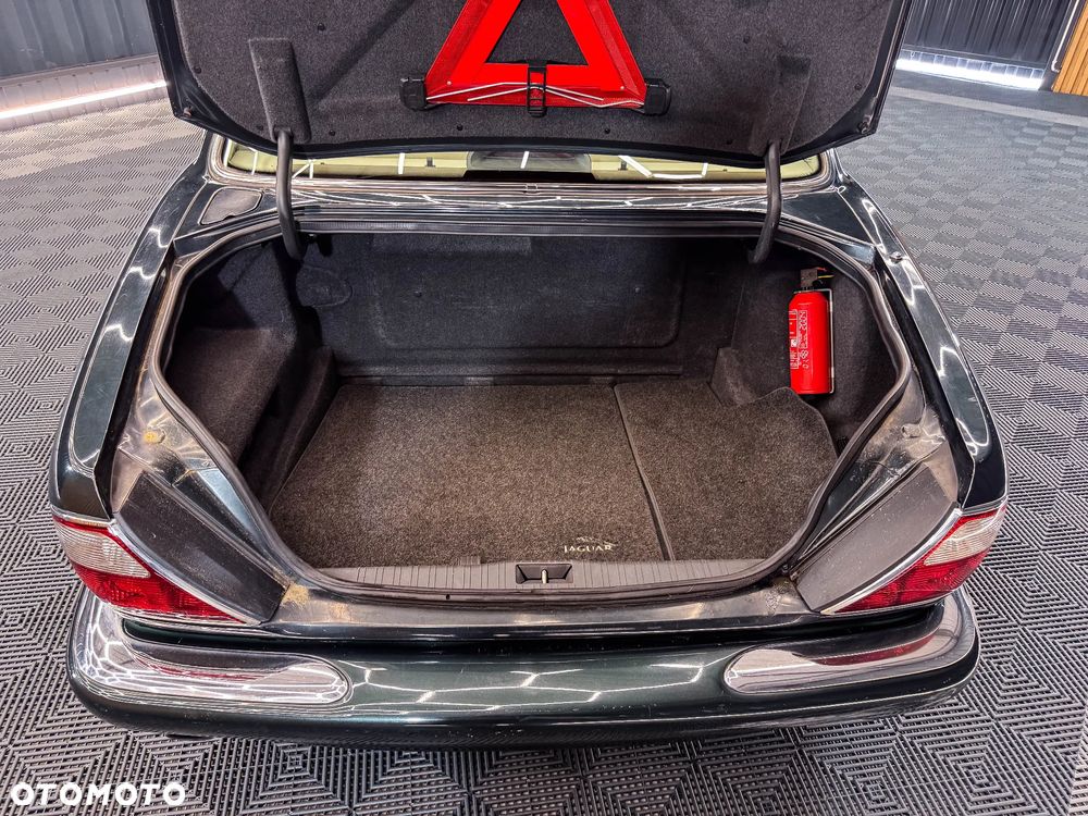 Jaguar Daimler 8 - 16