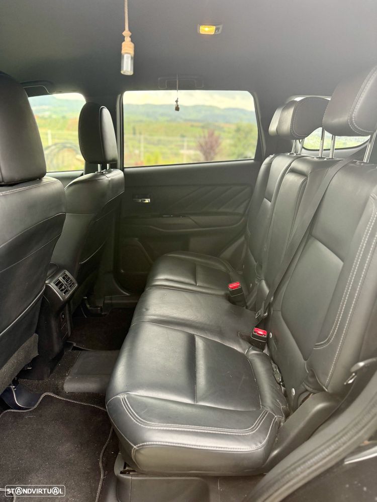 Mitsubishi Outlander - 14