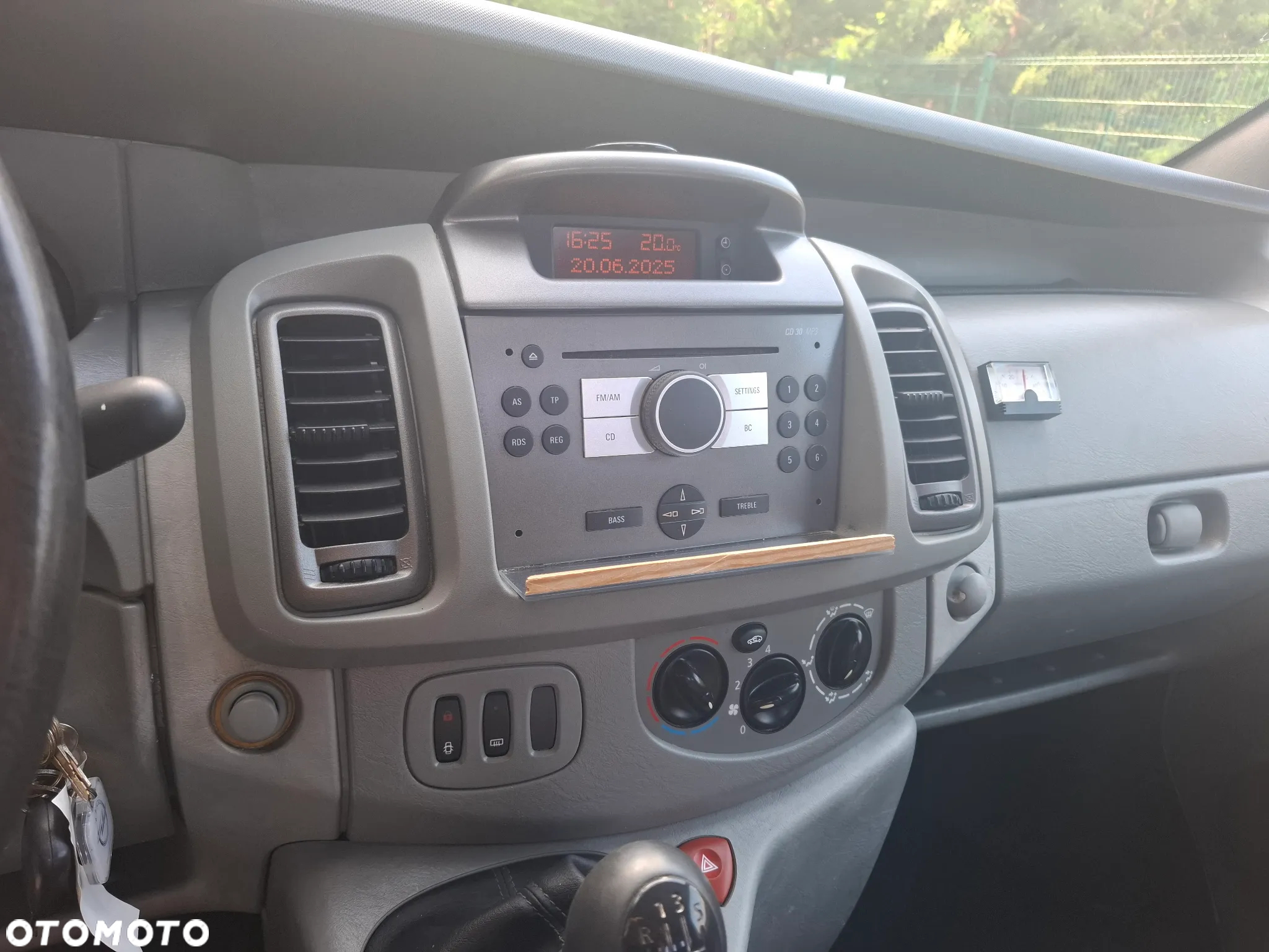 Opel Vivaro - 25