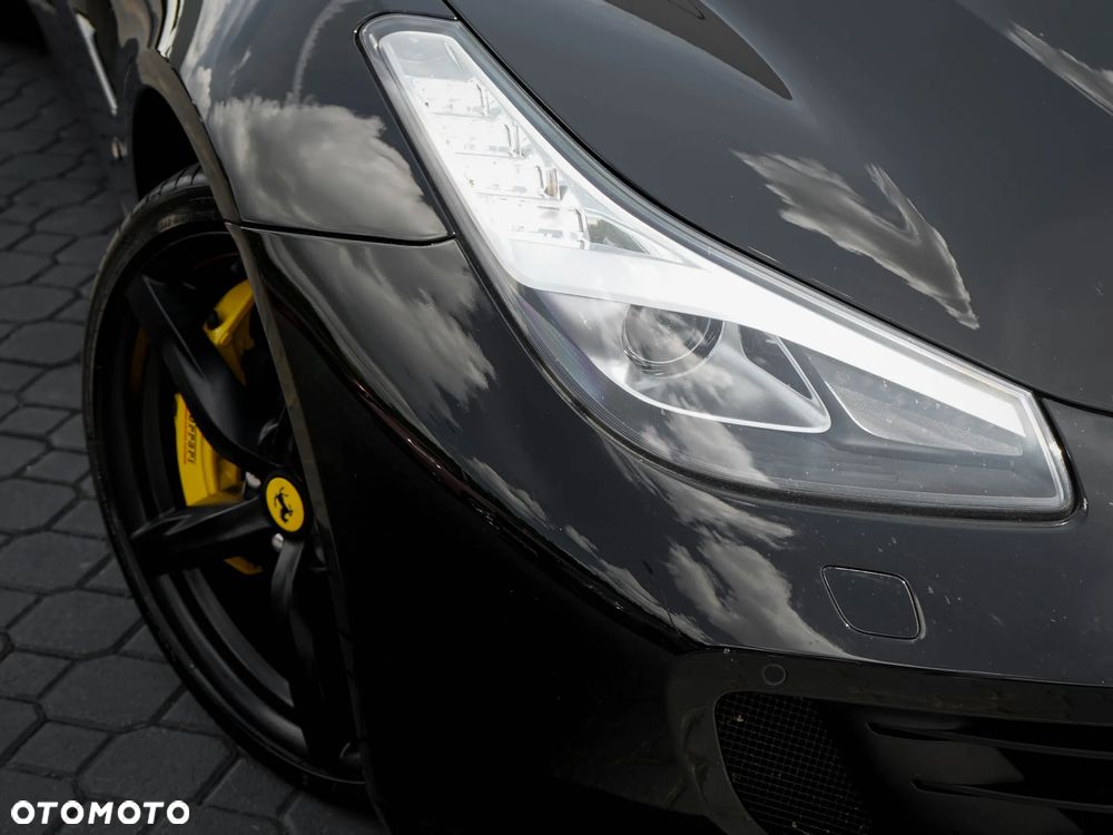 Ferrari GTC4Lusso - 6