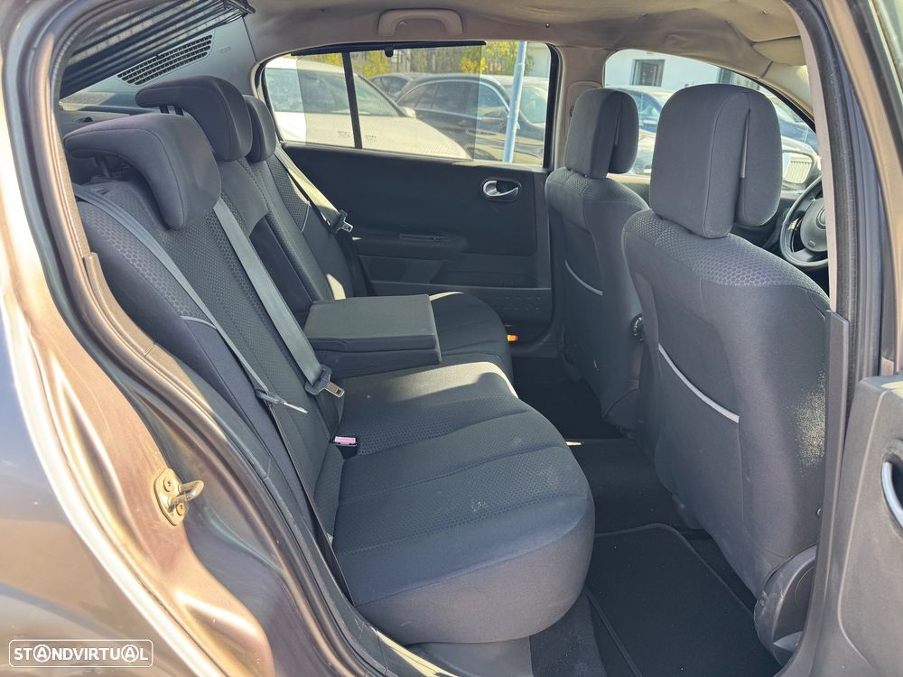 Renault Mégane 1.5 dCi Confort Authentique - 19