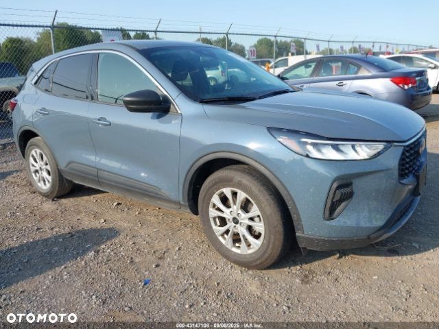 Ford Kuga 1.5 EcoBoost TITANIUM - 1