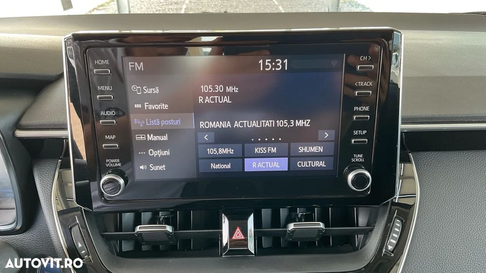 Toyota Corolla 1.8 HSD Business - 23