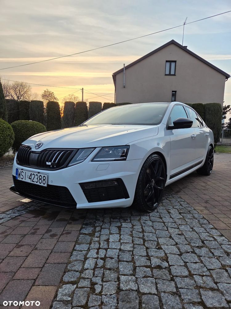 Skoda Octavia 2.0 TDI RS Challenge DSG - 1