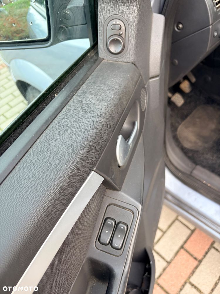 Opel Meriva - 11