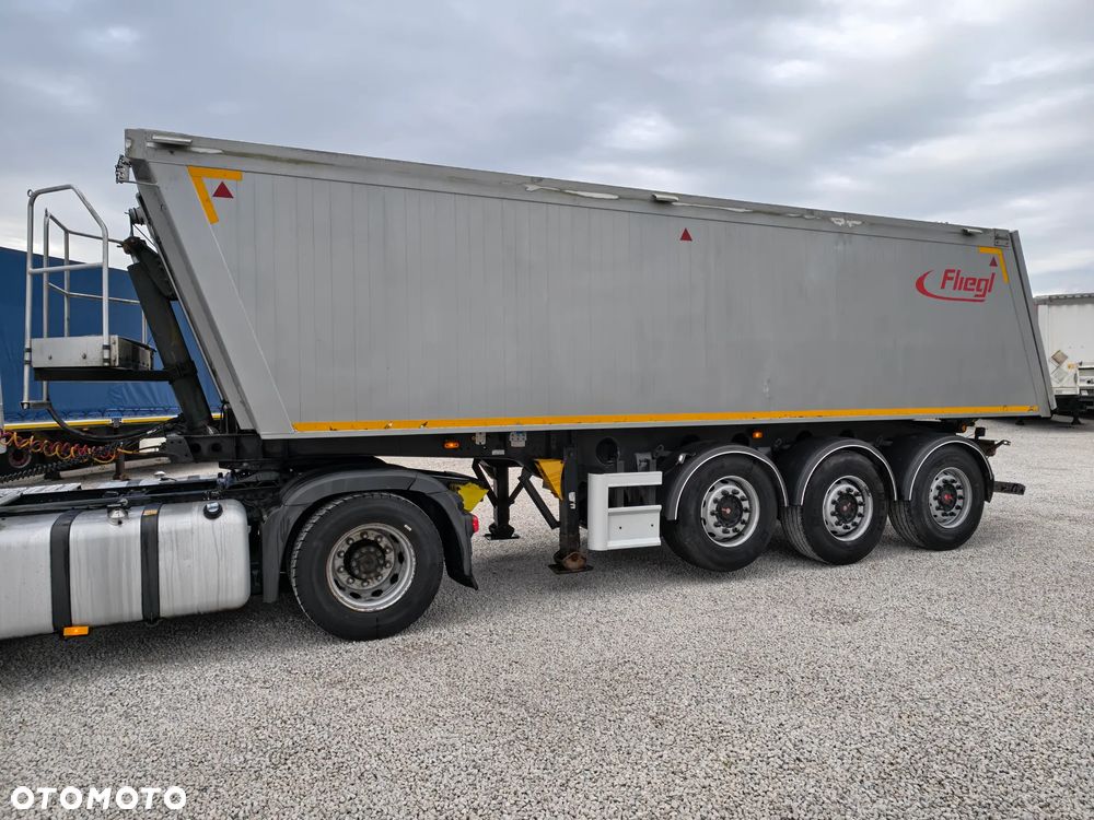 Fliegl WYWROTKA 33m3 - SAF - OŚ PODNOSZONA - ŁADNA - 2