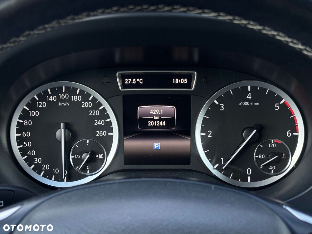 Infiniti Q30 - 16