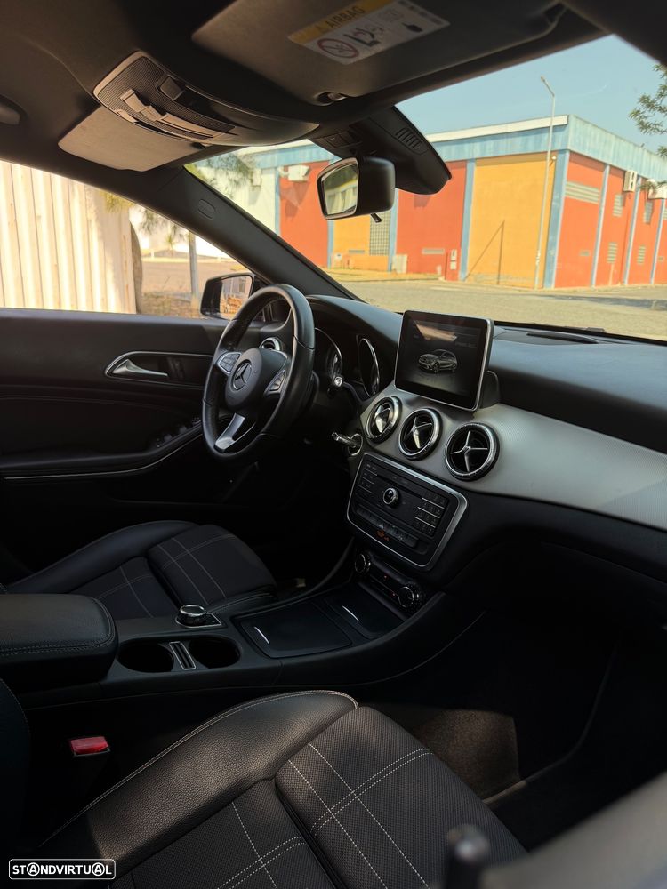 Mercedes-Benz CLA 200 - 18
