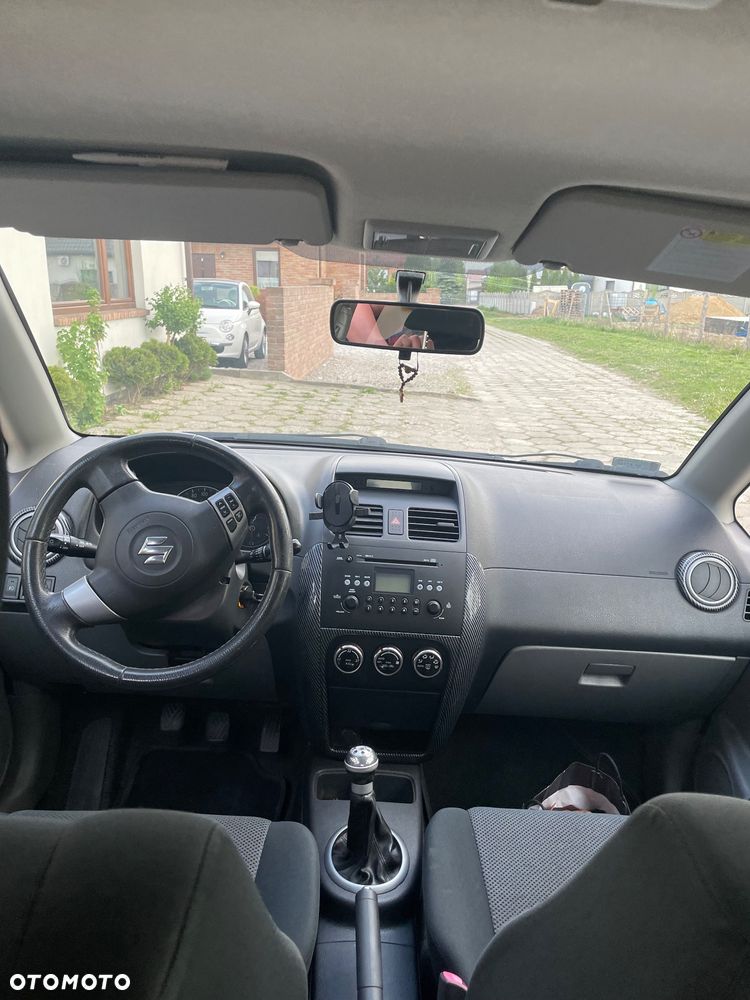 Suzuki SX4 - 10