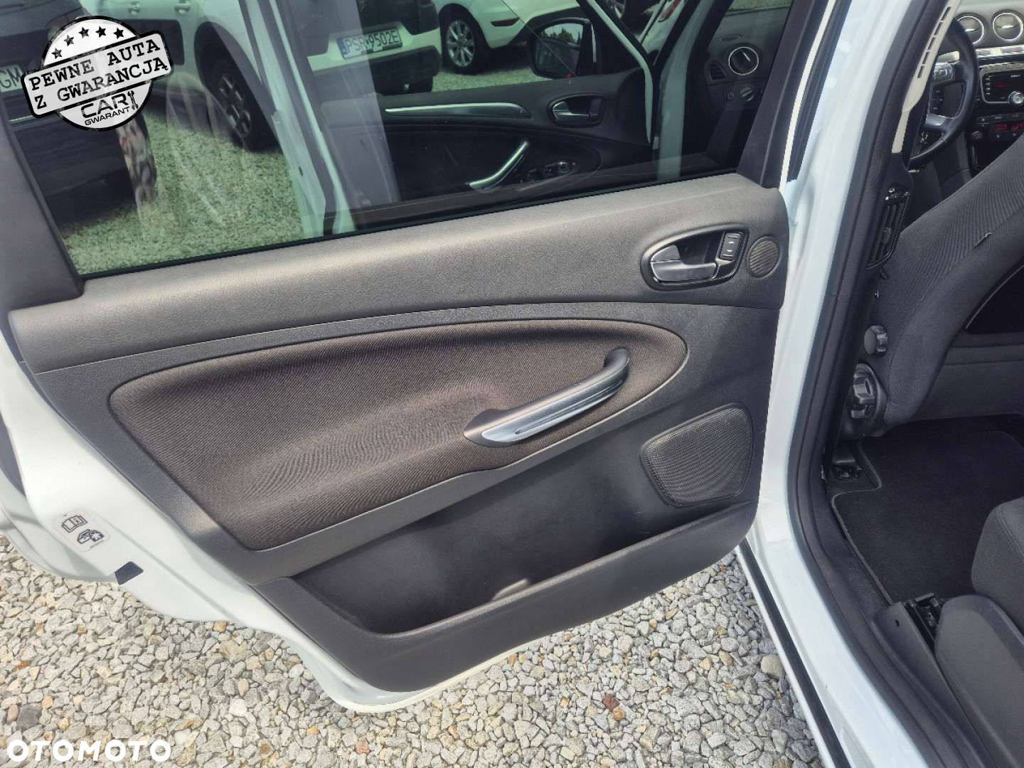Ford S-Max - 14