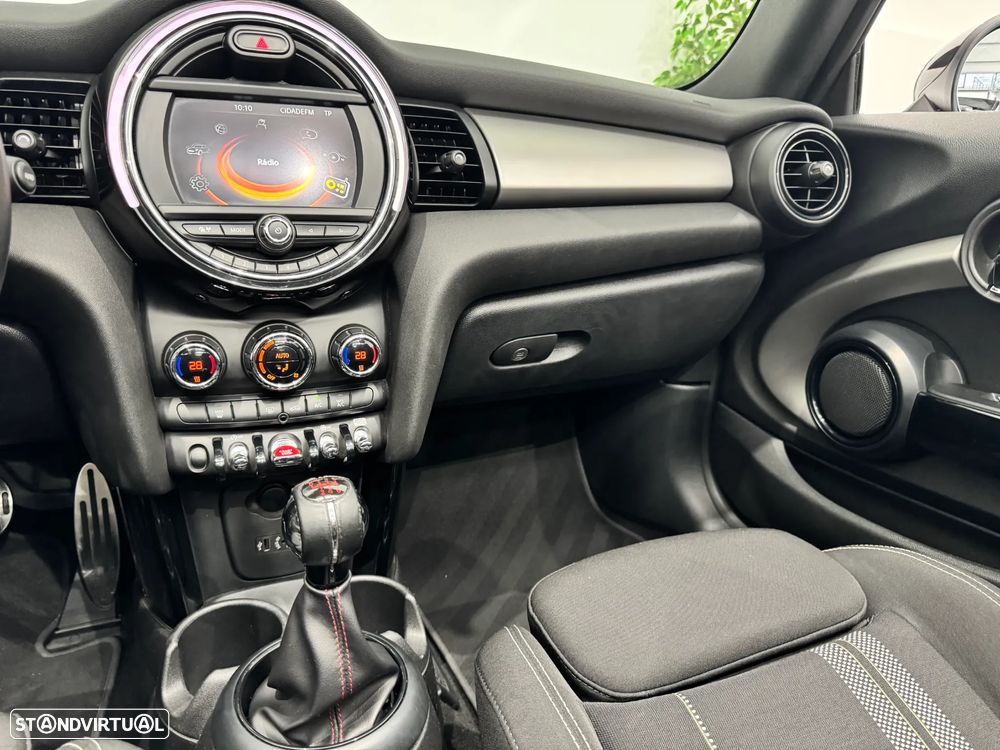 MINI Cabrio Cooper D - 23