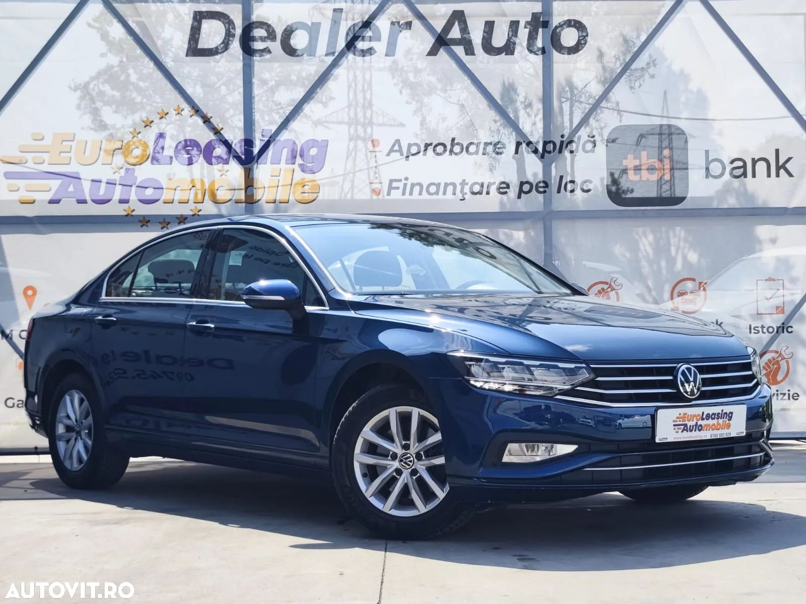 Volkswagen Passat - 1