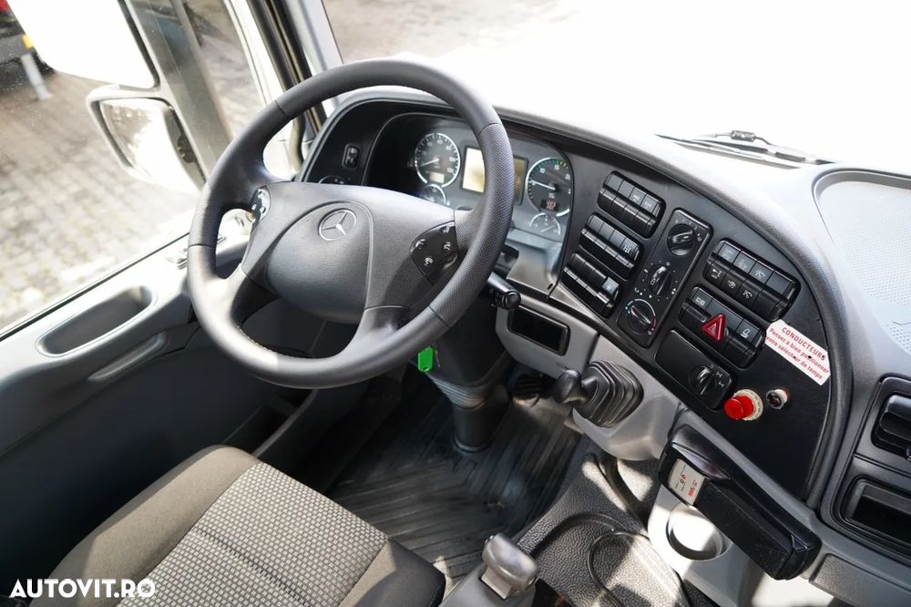 Mercedes-Benz ACTROS 2636 / 6x4 / CAROSERIE DE LIVRARE 7 M + HIAB HDS - EXTENSIE 12,6 M / PODEA REZISTENTĂ / RADIOCOMANDĂ / ROTATOARE / IMPORTAT - 31