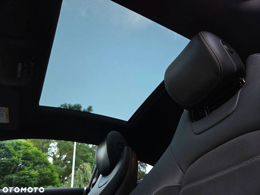 Mercedes-Benz Klasa C 200 4-Matic 9G-Tronic - 23