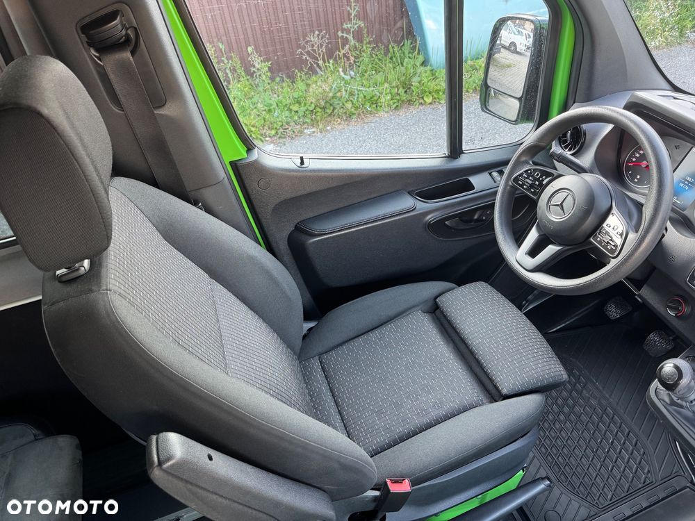 Mercedes-Benz Sprinter - 19