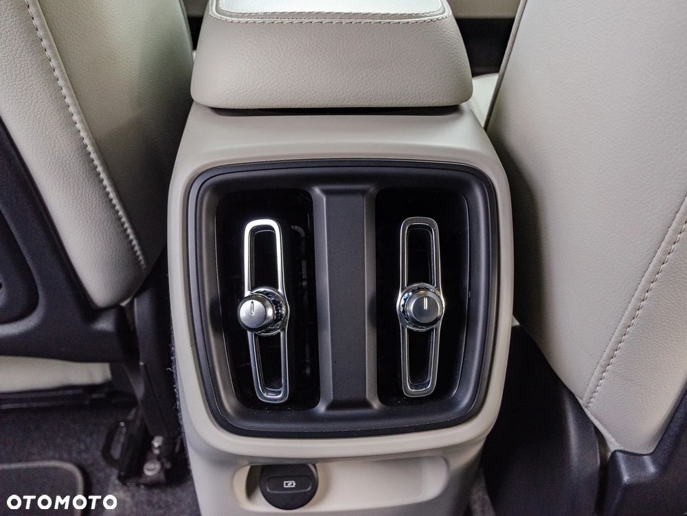 Volvo XC 40 B3 Core - 33